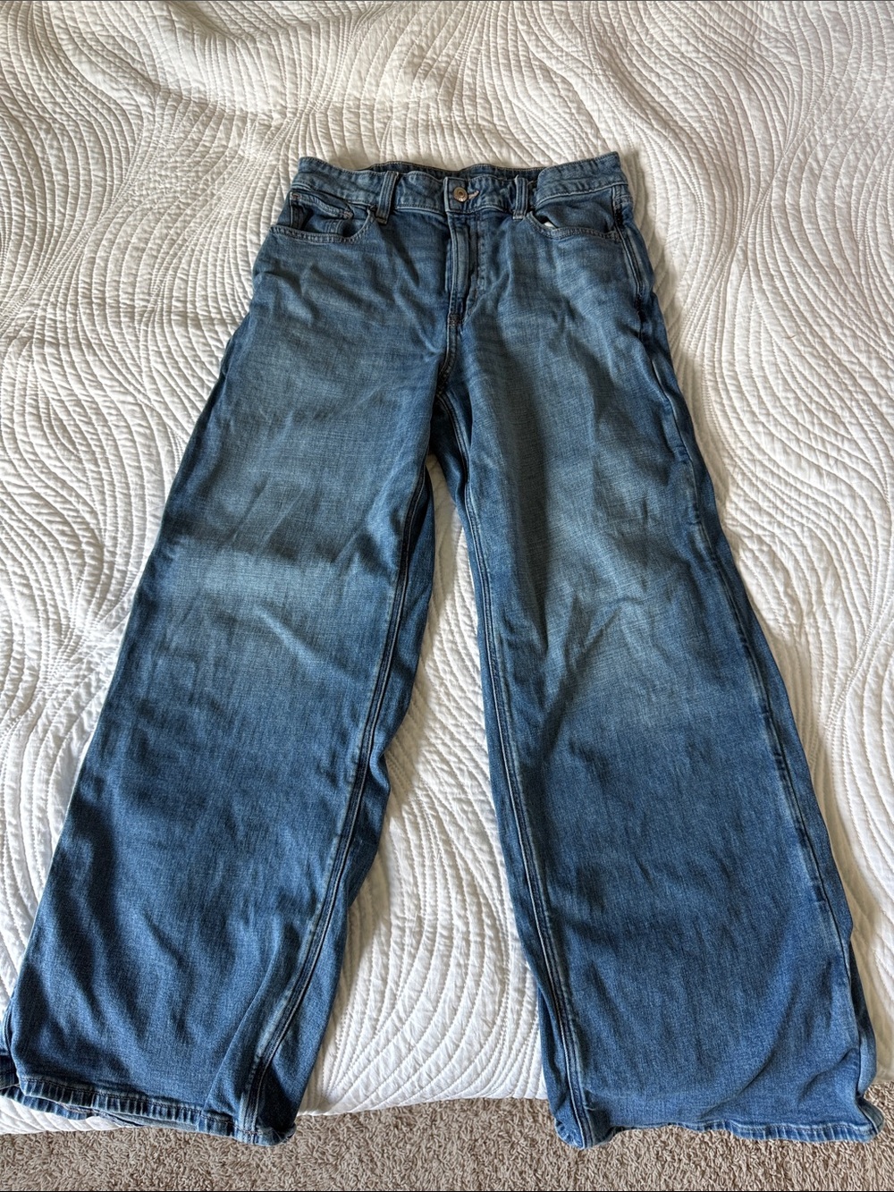 American Eagle Wide-Leg Blue Jeans